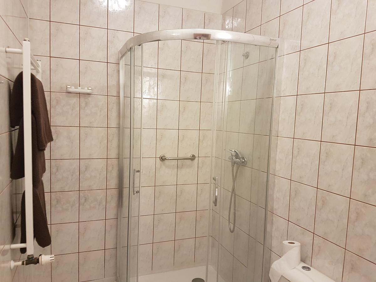 Chrobry Hotel Szprotawa Esterno foto