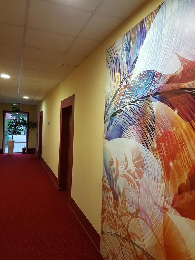 Chrobry Hotel Szprotawa Esterno foto