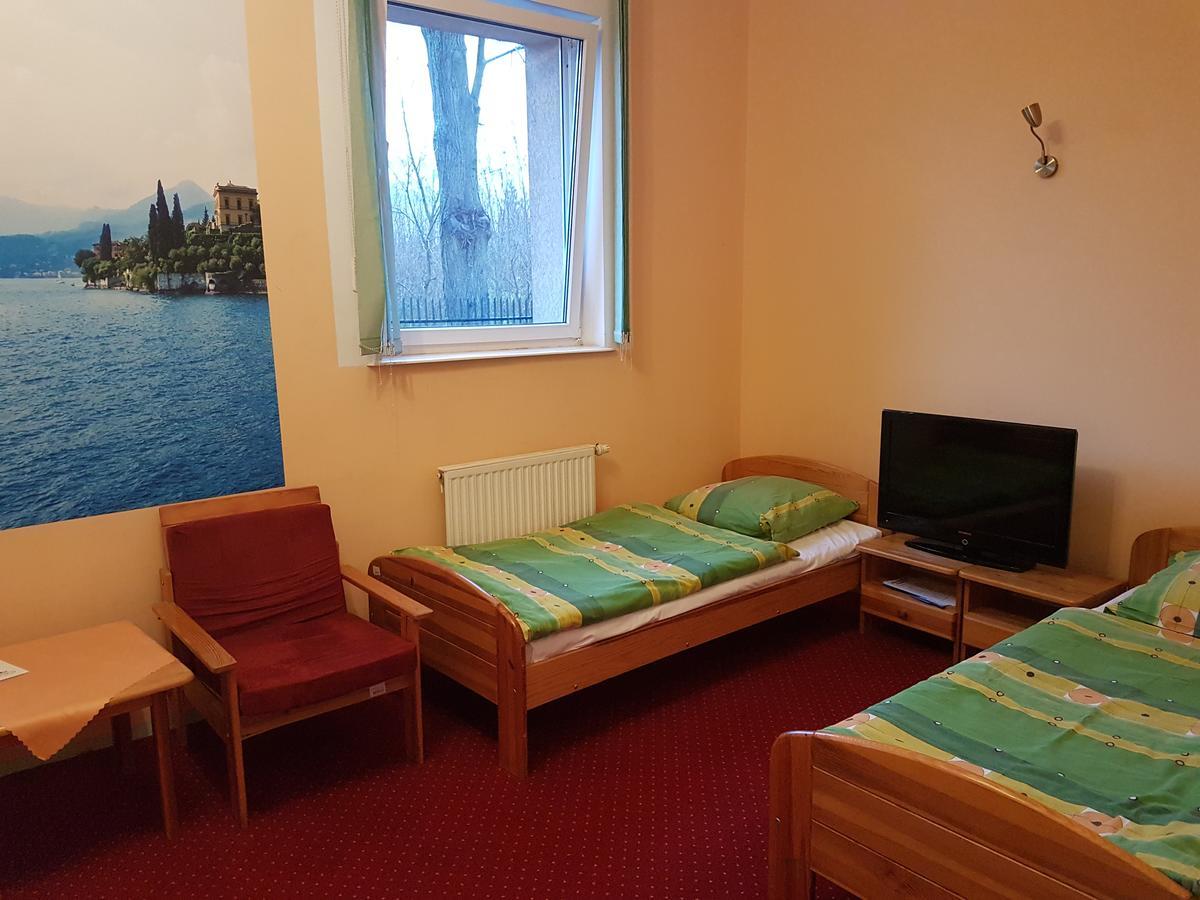 Chrobry Hotel Szprotawa Esterno foto