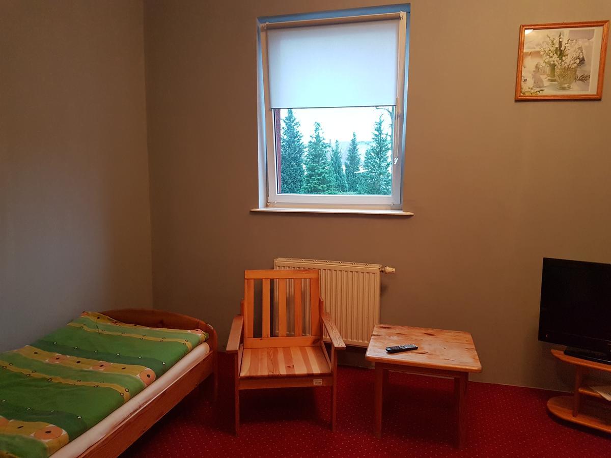 Chrobry Hotel Szprotawa Esterno foto