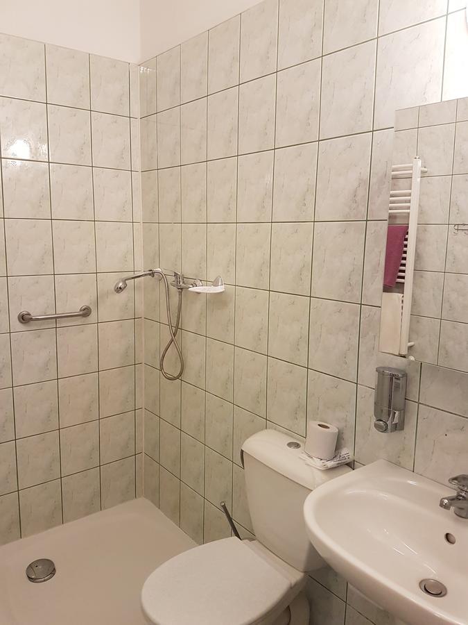 Chrobry Hotel Szprotawa Esterno foto