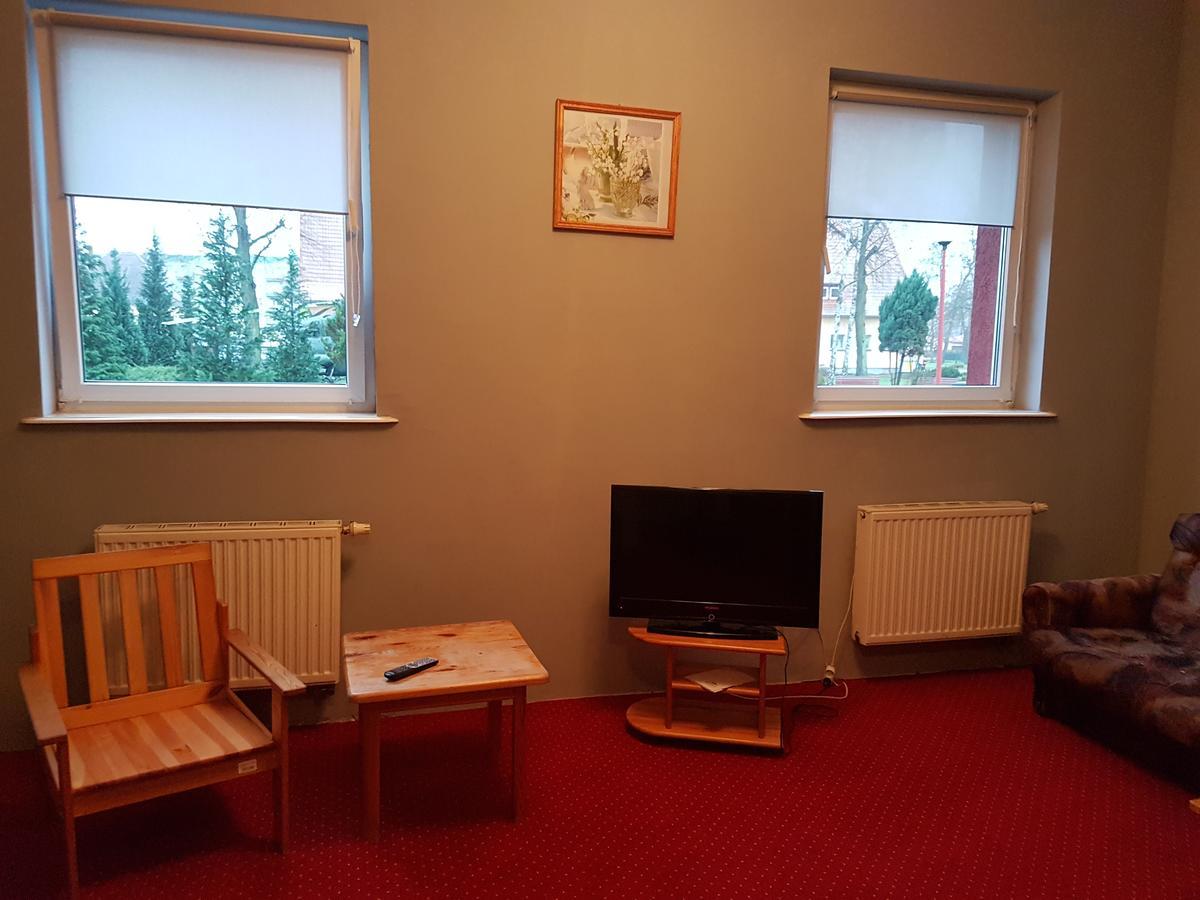Chrobry Hotel Szprotawa Esterno foto